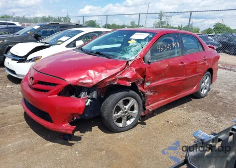 2011 Toyota Corolla S z USA, uszkodzony, nr VIN 2T1BU4EE2BC596701